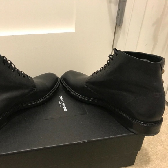 Saint Laurent Lace Up Ankle Boots With Side Studs - Picture 4 of 11